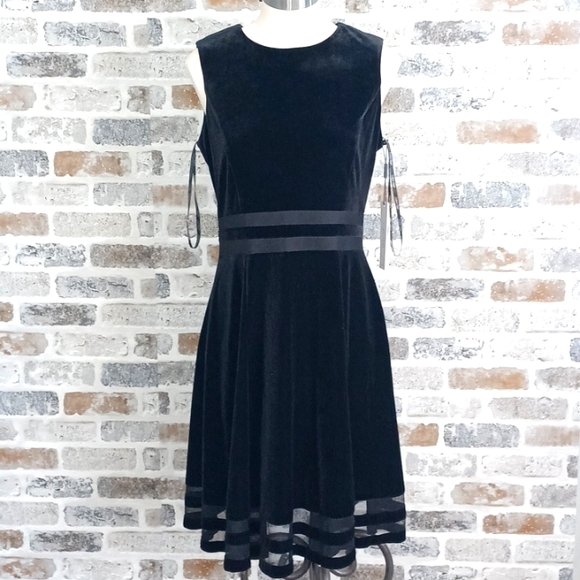 Calvin Klein Dresses & Skirts - 🆕️Calvin Klein black velvet dress, sz 10.